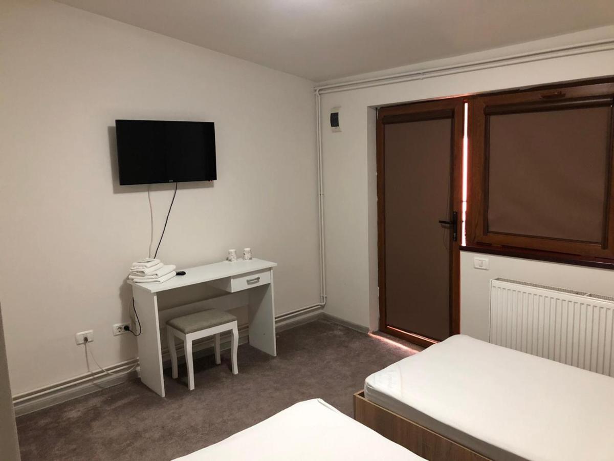Hotel Cosmin Arad Extérieur photo
