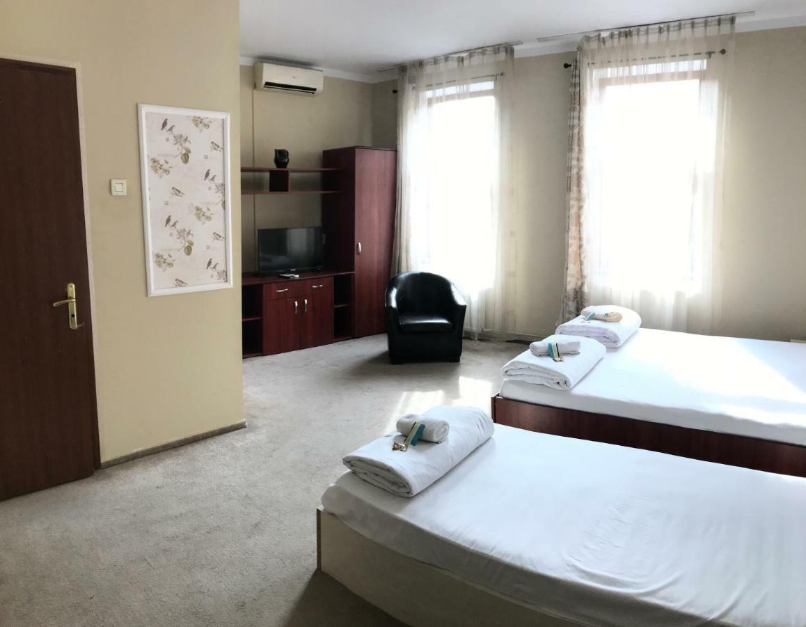 Hotel Cosmin Arad Extérieur photo