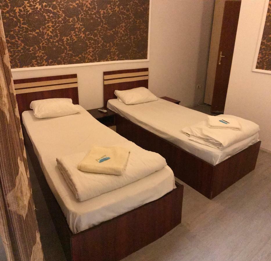 Hotel Cosmin Arad Extérieur photo