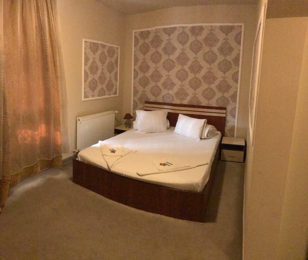 Hotel Cosmin Arad Extérieur photo